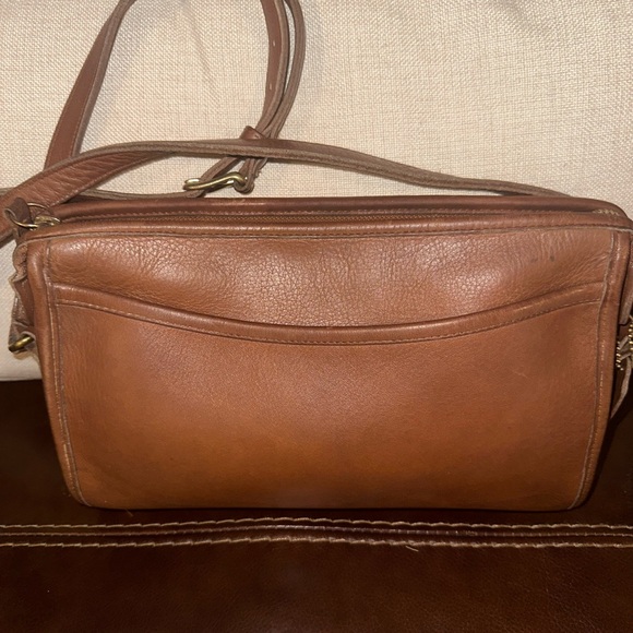 Vintage Coach Taylor Shoulder Bag - Picture 2 of 10